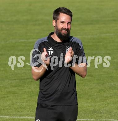 Fussball Kaerntner Liga. Bleiburg gegen Voelkermarkt. Trainer Thomas Pawluch   (Voelkermarkt). Bleiburg, am 17.5.2025.
Foto: Kuess
---
pressefotos, pressefotografie, kuess, qs, qspictures, sport, bild, bilder, bilddatenbank