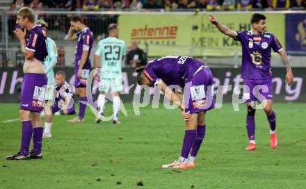 Fussball Bundesliga. SK Austria Klagenfurt gegen Hartberg. Martin Hinteregger, Niklas Szerencsi, David Toshevski (SK Austria Klagenfurt),   Klagenfurt, am 23.5.2025.
Foto: Kuess
www.qspictures.net
---
pressefotos, pressefotografie, kuess, qs, qspictures, sport, bild, bilder, bilddatenbank