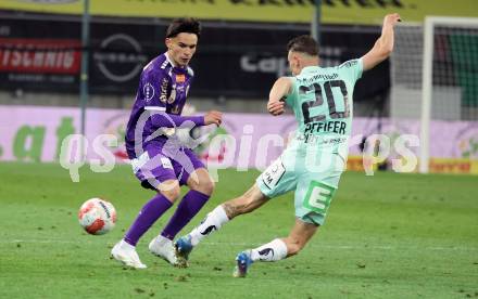 Fussball Bundesliga. SK Austria Klagenfurt gegen Hartberg. Armin Karic, (SK Austria Klagenfurt), Manuel Pfeifer  (Hartberg). Klagenfurt, am 23.5.2025.
Foto: Kuess
www.qspictures.net
---
pressefotos, pressefotografie, kuess, qs, qspictures, sport, bild, bilder, bilddatenbank