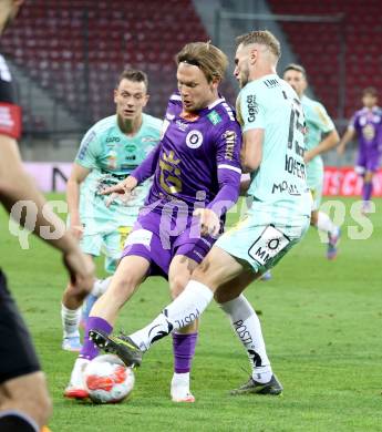 Fussball Bundesliga. SK Austria Klagenfurt gegen TSV Hartberg. Sky Schwarz (SK Austria Klagenfurt), Raphael Hofer (Hartberg). Klagenfurt, am 23.5.2025.
Foto: Kuess
www.qspictures.net
---
pressefotos, pressefotografie, kuess, qs, qspictures, sport, bild, bilder, bilddatenbank