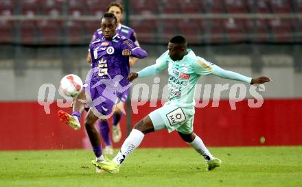 Fussball Bundesliga. SK Austria Klagenfurt gegen TSV Hartberg. Dikeni Salifou  (SK Austria Klagenfurt), Hamacire Youba Diarra  (Hartberg). Klagenfurt, am 23.5.2025.
Foto: Kuess
www.qspictures.net
---
pressefotos, pressefotografie, kuess, qs, qspictures, sport, bild, bilder, bilddatenbank