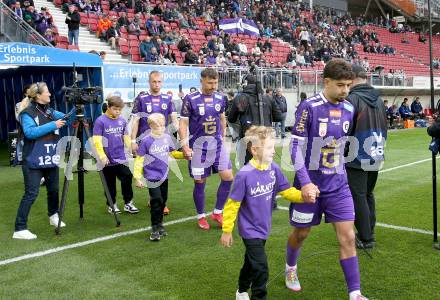 Fussball Bundesliga. SK Austria Klagenfurt gegen TSV Hartberg. Ben Bobzien, Christopher Wernitznig, Florian Jaritz (SK Austria Klagenfurt). Klagenfurt, am 23.5.2025.
Foto: Kuess
www.qspictures.net
---
pressefotos, pressefotografie, kuess, qs, qspictures, sport, bild, bilder, bilddatenbank