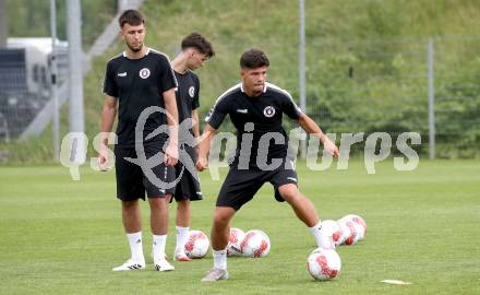 Fussball 2. Liga. Training SK Austria Klagenfurt. Dino Delic. Klagenfurt, am 16.6.2025.
Foto: Kuess
---
pressefotos, pressefotografie, kuess, qs, qspictures, sport, bild, bilder, bilddatenbank