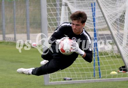 Fussball 2. Liga. Training SK Austria Klagenfurt.  Kevin Zesch. Klagenfurt, am 16.6.2025.
Foto: Kuess
---
pressefotos, pressefotografie, kuess, qs, qspictures, sport, bild, bilder, bilddatenbank