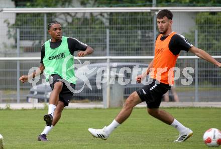 Fussball 2. Liga. Training SK Austria Klagenfurt.  Christopher Woelbl, Adem Mustafic. Klagenfurt, am 16.6.2025.
Foto: Kuess
---
pressefotos, pressefotografie, kuess, qs, qspictures, sport, bild, bilder, bilddatenbank