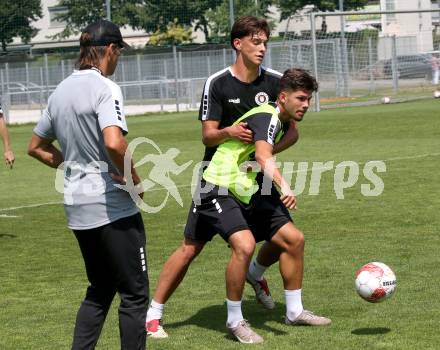 Fussball 2. Liga. Training SK Austria Klagenfurt.  Dino Delic, Matteo Kitz. Klagenfurt, am 23.6.2025.
Foto: Kuess
---
pressefotos, pressefotografie, kuess, qs, qspictures, sport, bild, bilder, bilddatenbank