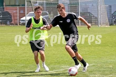 Fussball 2. Liga. Training SK Austria Klagenfurt. Matthias Dollinge, Marius Maierhofer. Klagenfurt, am 23.6.2025.
Foto: Kuess
---
pressefotos, pressefotografie, kuess, qs, qspictures, sport, bild, bilder, bilddatenbank