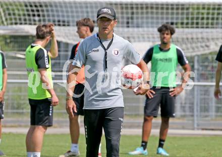 Fussball 2. Liga. Training SK Austria Klagenfurt. Trainer Rolf Landerl. Klagenfurt, am 23.6.2025.
Foto: Kuess
---
pressefotos, pressefotografie, kuess, qs, qspictures, sport, bild, bilder, bilddatenbank