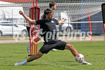 Fussball 2. Liga. Training SK Austria Klagenfurt.  Adem Mustafic. Klagenfurt, am 23.6.2025.
Foto: Kuess
---
pressefotos, pressefotografie, kuess, qs, qspictures, sport, bild, bilder, bilddatenbank