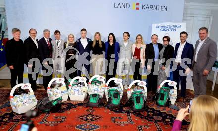 Empfang und Ehrung von Kaerntens erfolgreichen Wintersportlerinnen und -sportlern. Arno Arthofer, Helmut Petschar, LH Peter Kaiser, Daniel Tschofenig, Katharina Truppe, Maximilian Ortner, Nadine Fest, Carmen Spielberger, Markus Mueller, Sabine Payer, Alexander Tarzi, LR.in Beate Prettner, LR Sebastian Schuschnig, Dieter Moertl. Klagenfurt, am 7.4.2025.
Foto: Kuess
www.qspictures.net
---
pressefotos, pressefotografie, kuess, qs, qspictures, sport, bild, bilder, bilddatenbank