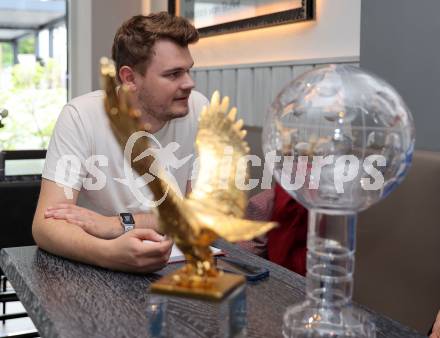 Schi Nordisch. Schispringen. Interview Daniel Tschofenig. Stefan Plieschnig.. Arnoldstein, am 9.5.2025.
Foto: Kuess
---
pressefotos, pressefotografie, kuess, qs, qspictures, sport, bild, bilder, bilddatenbank