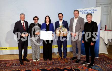 Empfang und Ehrung von Kaerntens erfolgreichen Wintersportlerinnen und -sportlern. LH Peter Kaiser, LR.in Beate Prettner, Carmen Spielberger, LR Sebastian Schuschnig, Dieter Moertl, Arno Arthofer. Klagenfurt, am 7.4.2025.
Foto: Kuess
www.qspictures.net
---
pressefotos, pressefotografie, kuess, qs, qspictures, sport, bild, bilder, bilddatenbank