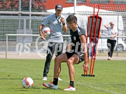 Fussball 2. Liga. Training SK Austria Klagenfurt.   Trainer Rolf Landerl, Aidan Liu. Klagenfurt, am 23.6.2025.
Foto: Kuess
---
pressefotos, pressefotografie, kuess, qs, qspictures, sport, bild, bilder, bilddatenbank