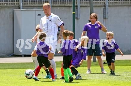 Fussball. Tag der offenen Tuer. Fussball Nachwuchs. 100 gegen 5. Florian Jaritz.  Klagenfurt, am 12.7.2025.
Foto: Kuess
www.qspictures.net
---
pressefotos, pressefotografie, kuess, qs, qspictures, sport, bild, bilder, bilddatenbank