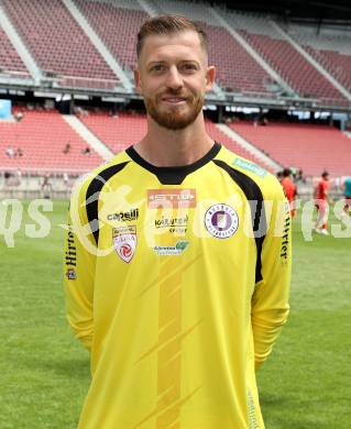 Fussball. Tag der offenen Tuer.   SK Austria Klagenfurt. Dressenpraesentation.  Manuel Kuttin, Klagenfurt, am 12.7.2025.
Foto: Kuess
www.qspictures.net
---
pressefotos, pressefotografie, kuess, qs, qspictures, sport, bild, bilder, bilddatenbank