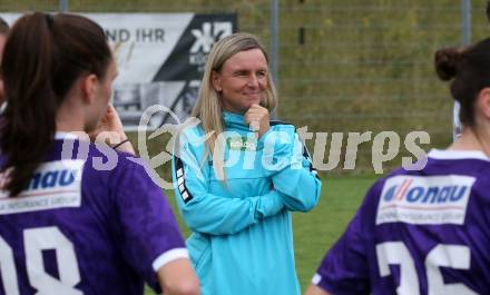 Fussball. Tag der offenen Tuer. Fussball Frauen. SK Austria Klagenfurt/Carinthian Hornets gegen KAC1909. Trainerin Sabine D Angelo.  Klagenfurt, am 12.7.2025.
Foto: Kuess
www.qspictures.net
---
pressefotos, pressefotografie, kuess, qs, qspictures, sport, bild, bilder, bilddatenbank