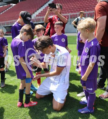 Fussball. Tag der offenen Tuer. Matteo Kitz. Klagenfurt, am 12.7.2025.
Foto: Kuess
www.qspictures.net
---
pressefotos, pressefotografie, kuess, qs, qspictures, sport, bild, bilder, bilddatenbank