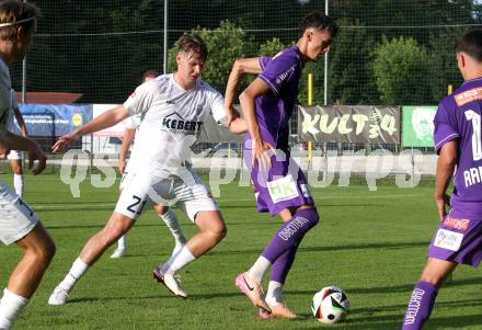 Fussball Testspiel. Velden gegen SK Austria Klagenfurt.  Florian Schaller (Velden),  Marcel Krnjic  (Klagenfurt). Velden, am 18.7.2025.
Foto: Kuess
www.qspictures.net
---
pressefotos, pressefotografie, kuess, qs, qspictures, sport, bild, bilder, bilddatenbank