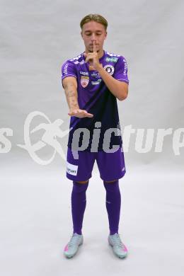 Fussball. 2. Liga. Mannschaftsfototermin SK Austria Klagenfurt. Jubel Sebastian Pschernig.  Klagenfurt, am , am 17.7.2025.
Foto: Kuess
www.qspictures.net
---
pressefotos, pressefotografie, kuess, qs, qspictures, sport, bild, bilder, bilddatenbank