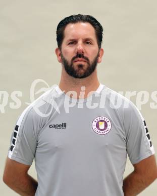 Fussball. 2. Liga. Mannschaftsfototermin SK Austria Klagenfurt . Teammanager Sandro Zakany. Klagenfurt, am , am 17.7.2025.
Foto: Kuess
www.qspictures.net
---
pressefotos, pressefotografie, kuess, qs, qspictures, sport, bild, bilder, bilddatenbank