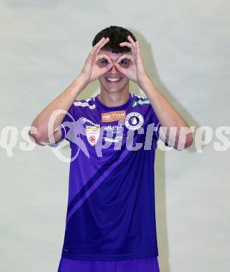 Fussball. 2. Liga. Mannschaftsfototermin SK Austria Klagenfurt. Jubel Denis Sinanovic. Klagenfurt, am , am 17.7.2025.
Foto: Kuess
www.qspictures.net
---
pressefotos, pressefotografie, kuess, qs, qspictures, sport, bild, bilder, bilddatenbank