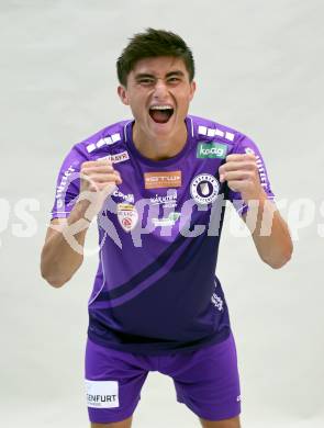 Fussball. 2. Liga. Mannschaftsfototermin SK Austria Klagenfurt. Jubel Aidan Liu. Klagenfurt, am , am 17.7.2025.
Foto: Kuess
www.qspictures.net
---
pressefotos, pressefotografie, kuess, qs, qspictures, sport, bild, bilder, bilddatenbank