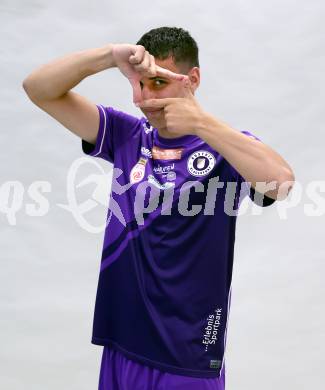 Fussball. 2. Liga. Mannschaftsfototermin SK Austria Klagenfurt. Jubel Mario Matkovic. Klagenfurt, am , am 17.7.2025.
Foto: Kuess
www.qspictures.net
---
pressefotos, pressefotografie, kuess, qs, qspictures, sport, bild, bilder, bilddatenbank