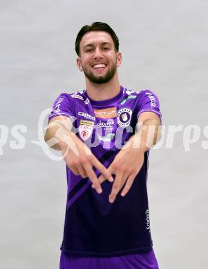 Fussball. 2. Liga. Mannschaftsfototermin SK Austria Klagenfurt. Jubel Adem Mustafic. Klagenfurt, am , am 17.7.2025.
Foto: Kuess
www.qspictures.net
---
pressefotos, pressefotografie, kuess, qs, qspictures, sport, bild, bilder, bilddatenbank