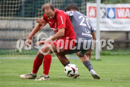 Fussball Kaerntner Liga. Grafenstein gegen Koettmannsdorf.  Bernhard Walzl (Grafenstein),   Daniel Hans Genser (Koettmannsdorf). Grafenstein, am 1.8..2025.
Foto: Kuess
www.qspictures.net
---
pressefotos, pressefotografie, kuess, qs, qspictures, sport, bild, bilder, bilddatenbank