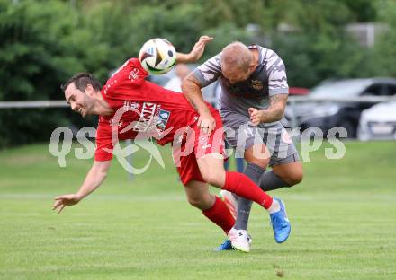 Fussball Kaerntner Liga. Grafenstein gegen Koettmannsdorf.  Marco Mueller (Grafenstein),   Aner Mandzic (Koettmannsdorf). Grafenstein, am 1.8..2025.
Foto: Kuess
www.qspictures.net
---
pressefotos, pressefotografie, kuess, qs, qspictures, sport, bild, bilder, bilddatenbank