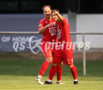 Fussball Kaerntner Liga. Grafenstein gegen Koettmannsdorf.  Torjubel Bernhard Walzl, Marco Raunegger (Grafenstein),   Grafenstein, am 1.8..2025.
Foto: Kuess
www.qspictures.net
---
pressefotos, pressefotografie, kuess, qs, qspictures, sport, bild, bilder, bilddatenbank