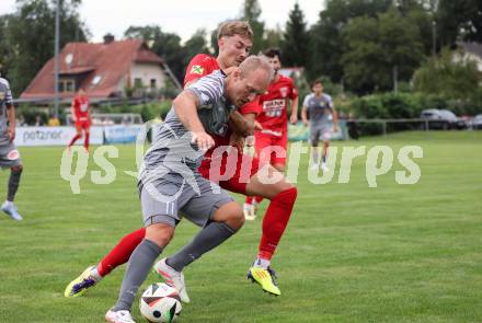 Fussball Kaerntner Liga. Grafenstein gegen Koettmannsdorf.  Dennis Meschnik (Grafenstein),   Aner Mandzic (Koettmannsdorf). Grafenstein, am 1.8..2025.
Foto: Kuess
www.qspictures.net
---
pressefotos, pressefotografie, kuess, qs, qspictures, sport, bild, bilder, bilddatenbank
