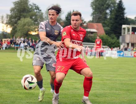 Fussball Kaerntner Liga. Grafenstein gegen Koettmannsdorf.  Thomas Wallner (Grafenstein),   Marco Modritsch (Koettmannsdorf). Grafenstein, am 1.8..2025.
Foto: Kuess
www.qspictures.net
---
pressefotos, pressefotografie, kuess, qs, qspictures, sport, bild, bilder, bilddatenbank