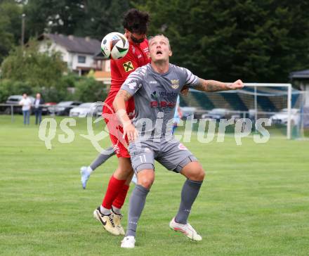 Fussball Kaerntner Liga. Grafenstein gegen Koettmannsdorf.  Dominic Oraze (Grafenstein),   Aner Mandzic (Koettmannsdorf). Grafenstein, am 1.8..2025.
Foto: Kuess
www.qspictures.net
---
pressefotos, pressefotografie, kuess, qs, qspictures, sport, bild, bilder, bilddatenbank