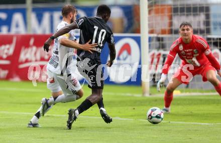 Fussball Bundesliga. Wolfsberger AC  gegen SCR Altach.  Dominik Baumgartner  (Wolfsberg),   Ousmane Diawara (Altach). Wolfsberg, am 2.8..2025.
Foto: Kuess
www.qspictures.net
---
pressefotos, pressefotografie, kuess, qs, qspictures, sport, bild, bilder, bilddatenbank