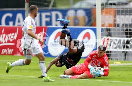 Fussball Bundesliga. Wolfsberger AC  gegen SCR Altach.  Nikolas Polster (Wolfsberg),   Suliman-Marlon Mustapha (Altach). Wolfsberg, am 2.8..2025.
Foto: Kuess
www.qspictures.net
---
pressefotos, pressefotografie, kuess, qs, qspictures, sport, bild, bilder, bilddatenbank