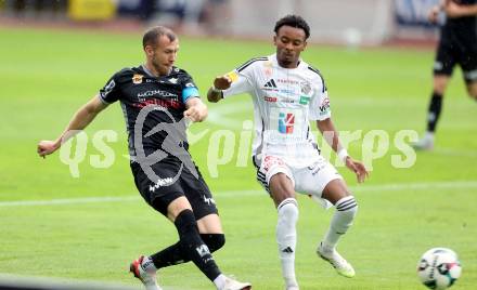 Fussball Bundesliga. Wolfsberger AC  gegen SCR Altach.  Thierno Mamadou Lamarana Ballo (Wolfsberg),  Lukas Jaeger   (Altach). Wolfsberg, am 2.8..2025.
Foto: Kuess
www.qspictures.net
---
pressefotos, pressefotografie, kuess, qs, qspictures, sport, bild, bilder, bilddatenbank