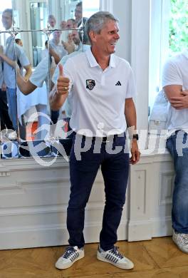 Fussball Bundesliga. Empfang fÃ¼r Cup-Sieger WAC. Trainer Dietmar Kuehbauer.  Klagenfurt, am 22.7.2025.
Foto: Kuess
www.qspictures.net
---
pressefotos, pressefotografie, kuess, qs, qspictures, sport, bild, bilder, bilddatenbank