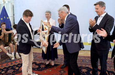 Fussball Bundesliga. Empfang fÃ¼r Cup-Sieger WAC. Dietmar Riegler, LH Peter Kaiser. Klagenfurt, am 22.7.2025.
Foto: Kuess
www.qspictures.net
---
pressefotos, pressefotografie, kuess, qs, qspictures, sport, bild, bilder, bilddatenbank