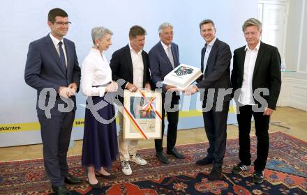 Fussball Bundesliga. Empfang fÃ¼r Cup-Sieger WAC. LHStv. Martin Gruber, LHStv.in Gaby Schaunig, Dietmar Riegler, LH Peter Kaiser, LR Daniel Fellner, Landessportdirektor Arno Arthofer.  Klagenfurt, am 22.7.2025.
Foto: Kuess
www.qspictures.net
---
pressefotos, pressefotografie, kuess, qs, qspictures, sport, bild, bilder, bilddatenbank