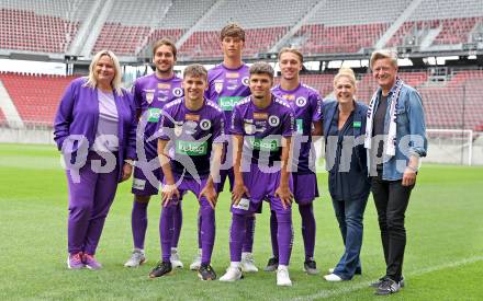 Fussball Frauen 2. Bundesliga. SK Austria Klagenfurt. Sponsorentermin. Klagenfurt, am 5.8.2025.
Foto: Kuess
---
pressefotos, pressefotografie, kuess, qs, qspictures, sport, bild, bilder, bilddatenbank