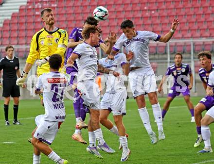 Fussball 2. Liga. SK Austria Klagenfurt gegen Young Violett Austria Wien. Manuel Kuttin,   (Klagenfurt),  Marcel Stoeger  (Wien). Klagenfurt, 8.8.2025.
Foto: Kuess
www.qspictures.net
---
pressefotos, pressefotografie, kuess, qs, qspictures, sport, bild, bilder, bilddatenbank