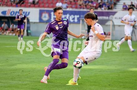 Fussball 2. Liga. SK Austria Klagenfurt gegen Young Violett Austria Wien. Marcel Krnjic  (Klagenfurt),  Felix Fischer (Wien). Klagenfurt, 8.8.2025.
Foto: Kuess
www.qspictures.net
---
pressefotos, pressefotografie, kuess, qs, qspictures, sport, bild, bilder, bilddatenbank