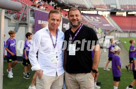 Fussball 2. Liga. SK Austria Klagenfurt gegen Young Violett Austria Wien.  Mario Brkljaca, Zeljko Karajica (Klagenfurt),  Klagenfurt, 8.8.2025.
Foto: Kuess
www.qspictures.net
---
pressefotos, pressefotografie, kuess, qs, qspictures, sport, bild, bilder, bilddatenbank