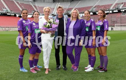Fussball Frauen 2. Bundesliga. SK Austria Klagenfurt. Sponsorentermin. Klagenfurt, am 5.8.2025.
Foto: Kuess
---
pressefotos, pressefotografie, kuess, qs, qspictures, sport, bild, bilder, bilddatenbank