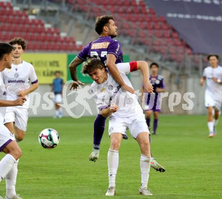 Fussball 2. Liga. SK Austria Klagenfurt gegen Young Violett Austria Wien.  Marco Sebastian Gantschnig (Klagenfurt),   Philipp Hosiner  (Wien). Klagenfurt, 8.8.2025.
Foto: Kuess
www.qspictures.net
---
pressefotos, pressefotografie, kuess, qs, qspictures, sport, bild, bilder, bilddatenbank