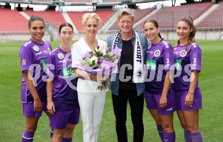 Fussball Frauen 2. Bundesliga. SK Austria Klagenfurt. Sponsorentermin. Klagenfurt, am 5.8.2025.
Foto: Kuess
---
pressefotos, pressefotografie, kuess, qs, qspictures, sport, bild, bilder, bilddatenbank