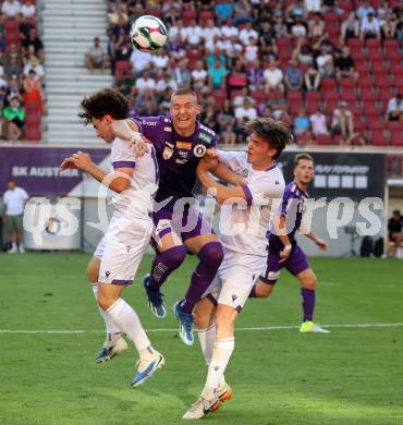Fussball 2. Liga. SK Austria Klagenfurt gegen Young Violett Austria Wien. 
Bartol Barisic  (Klagenfurt), Dominik Nisandzic. Felix Fischer   (Wien). Klagenfurt, 8.8.2025.
Foto: Kuess
www.qspictures.net
---
pressefotos, pressefotografie, kuess, qs, qspictures, sport, bild, bilder, bilddatenbank