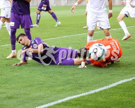 Fussball 2. Liga. SK Austria Klagenfurt gegen Young Violett Austria Wien.  Mario Matkovic (Klagenfurt), Kenan Jusic   (Wien). Klagenfurt, 8.8.2025.
Foto: Kuess
www.qspictures.net
---
pressefotos, pressefotografie, kuess, qs, qspictures, sport, bild, bilder, bilddatenbank