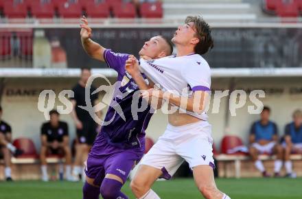 Fussball 2. Liga. SK Austria Klagenfurt gegen Young Violets Austria Wien. Bartol Barisic (Klagenfurt), Nicola Wojnar (Wien). Klagenfurt, 8.8.2025.
Foto: Kuess
www.qspictures.net
---
pressefotos, pressefotografie, kuess, qs, qspictures, sport, bild, bilder, bilddatenbank